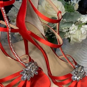 JEWEL by Badgley Mischka Rhinestone T-Stap